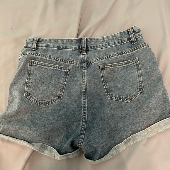 Rolled high waist jean shorts - Picture 2 of 2
